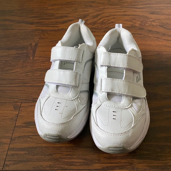 Everlast Shoes - ❗️3 for $20❗️Everlast Shoes